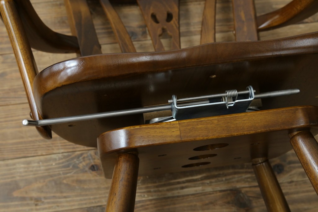 中古　美品　カリモク家具(karimoku)　コロニアルシリーズ　CC1834NK　回転式アームチェア2脚セット　定価(2脚合計)約13万円　(R-087186)