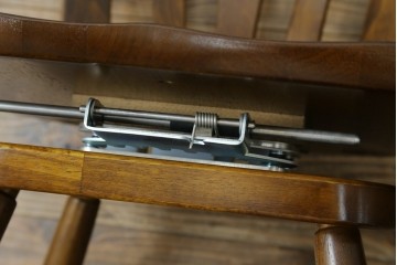 中古　美品　カリモク家具(karimoku)　コロニアルシリーズ　CC1834NK　回転式アームチェア2脚セット　定価(2脚合計)約13万円　(R-087186)