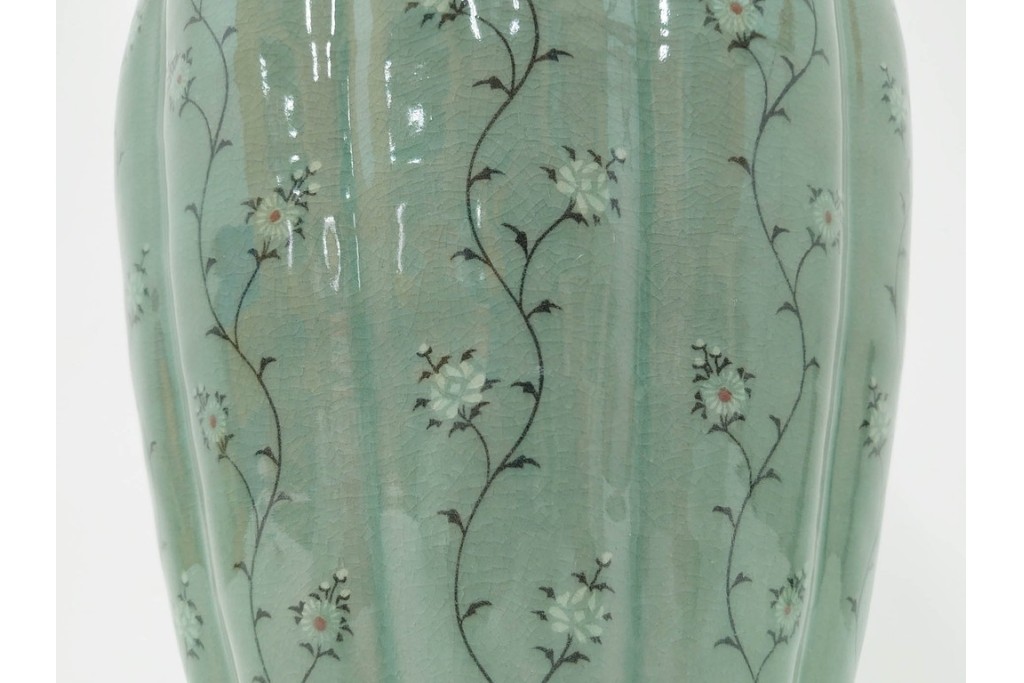 韓国人間文化財(人間国宝)　柳海剛(柳根瀅)作　高麗青磁　高さ約48cm　象嵌草花文が上品な梅瓶　(R-087188)