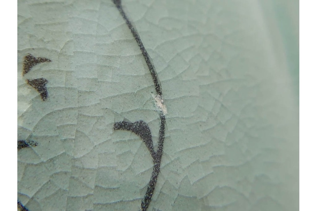 韓国人間文化財(人間国宝)　柳海剛(柳根瀅)作　高麗青磁　高さ約48cm　象嵌草花文が上品な梅瓶　(R-087188)