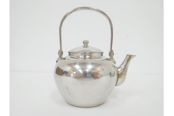 継山　本錫製　急須・茶壺・建水・茶托が揃う茶器セット　共箱付き　(R-087192)