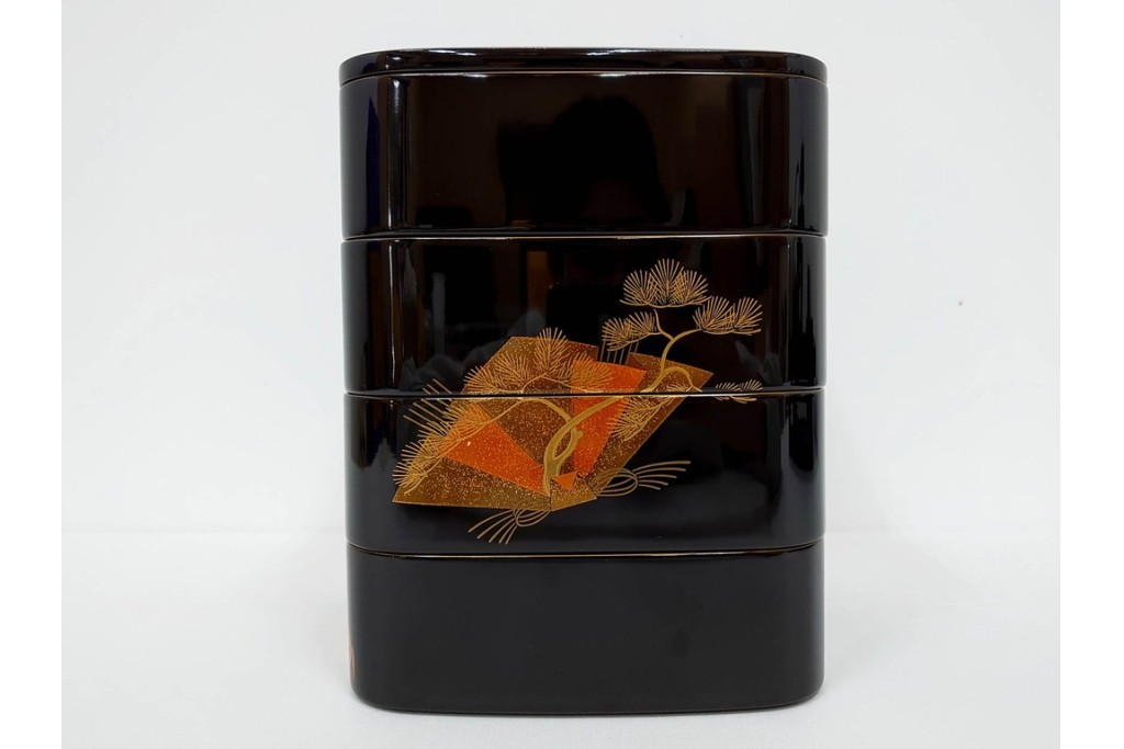 輪島塗　慶塚作　蒔絵　折鶴松竹梅文が上品な屠蘇器七ツ揃　共箱付き　(R-087193)