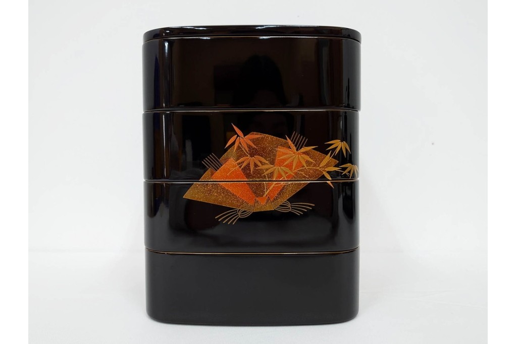 輪島塗　慶塚作　蒔絵　折鶴松竹梅文が上品な屠蘇器七ツ揃　共箱付き　(R-087193)