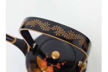 輪島塗　慶塚作　蒔絵　折鶴松竹梅文が上品な屠蘇器七ツ揃　共箱付き　(R-087193)