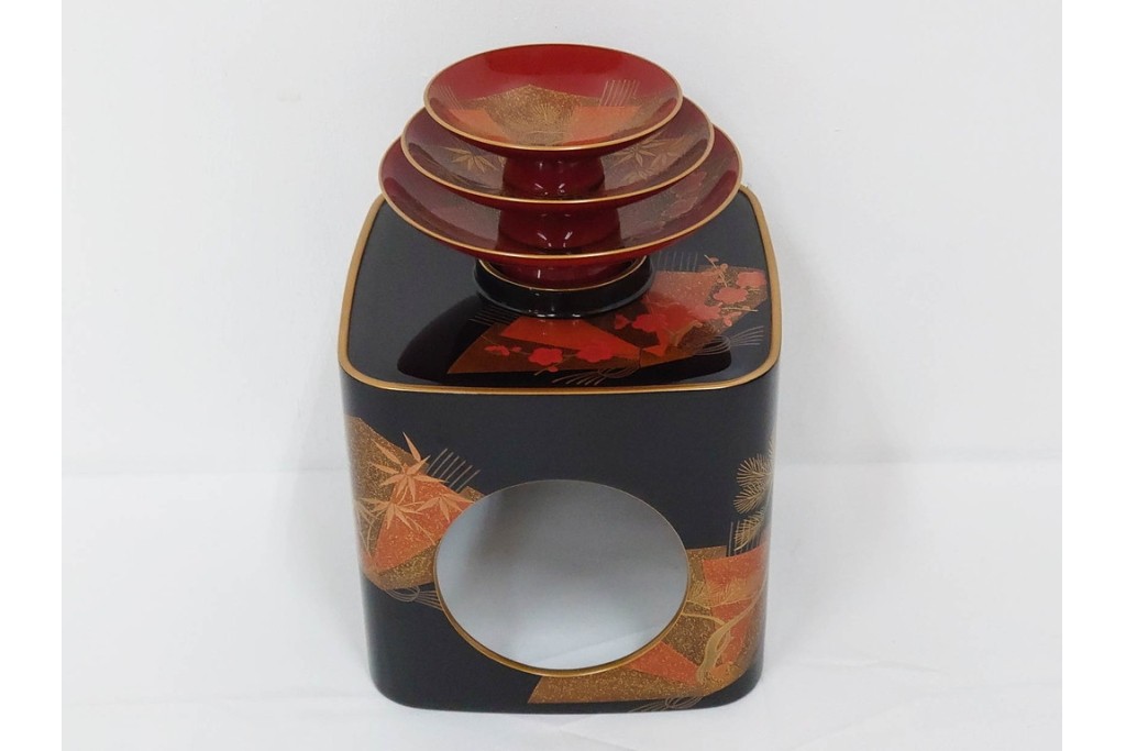 輪島塗　慶塚作　蒔絵　折鶴松竹梅文が上品な屠蘇器七ツ揃　共箱付き　(R-087193)