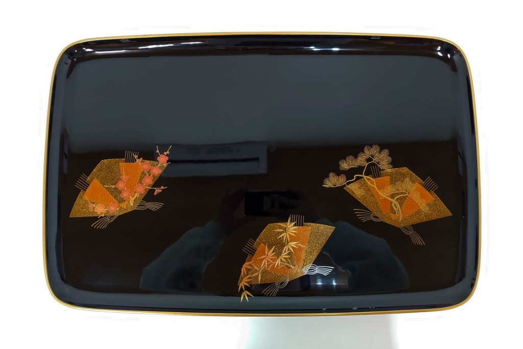 輪島塗　慶塚作　蒔絵　折鶴松竹梅文が上品な屠蘇器七ツ揃　共箱付き　(R-087193)