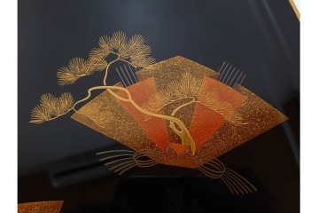 輪島塗　慶塚作　蒔絵　折鶴松竹梅文が上品な屠蘇器七ツ揃　共箱付き　(R-087193)