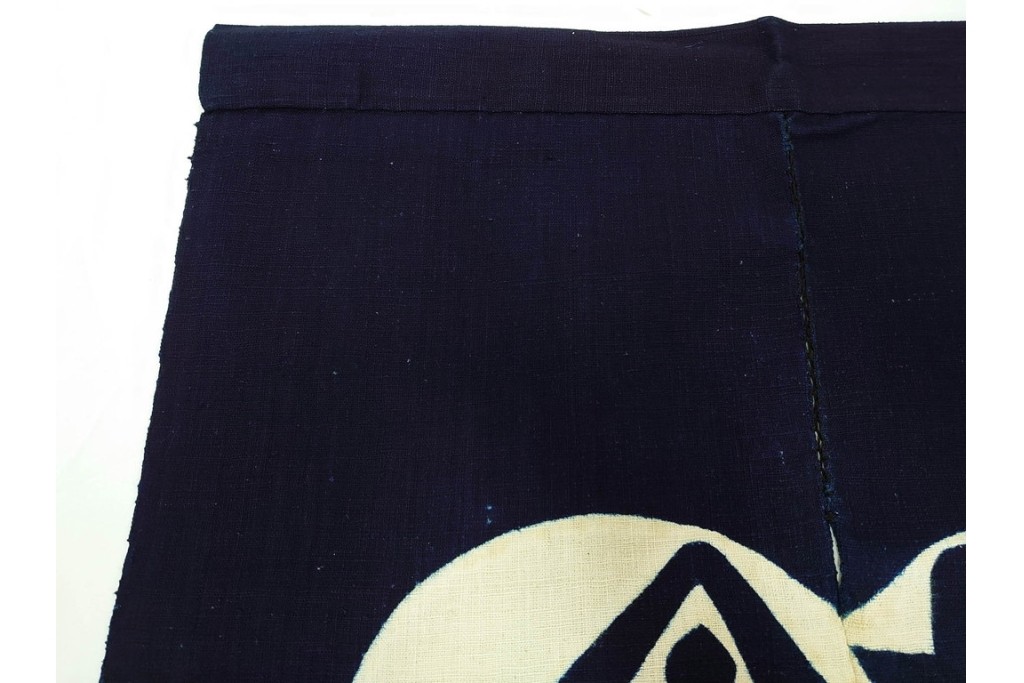 人間国宝　芹沢銈介作　「今ヨリナキニ」　本人作の型絵染のれん　共箱付き　(R-087196)