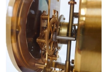 スイス　JAEGER-LECOULTRE(ジャガー・ルクルト)　ATMOS(アトモス)　格調高い佇まいの置時計　(R-087197)