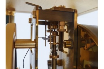 スイス　JAEGER-LECOULTRE(ジャガー・ルクルト)　ATMOS(アトモス)　格調高い佇まいの置時計　(R-087197)