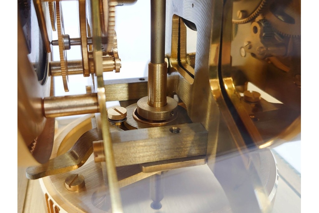 スイス　JAEGER-LECOULTRE(ジャガー・ルクルト)　ATMOS(アトモス)　格調高い佇まいの置時計　(R-087197)