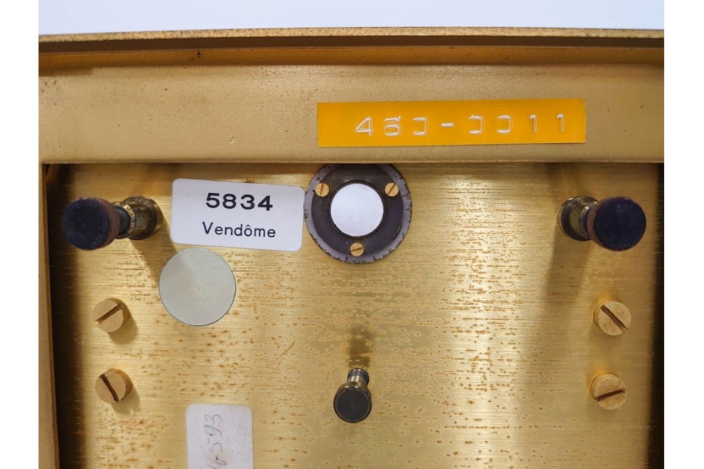 スイス　JAEGER-LECOULTRE(ジャガー・ルクルト)　ATMOS(アトモス)　格調高い佇まいの置時計　(R-087197)