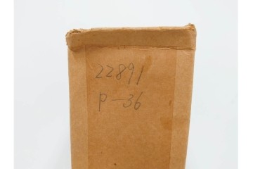 真作　イワン・フィリッポヴィチ・チトフ作　月光荘取り扱い　現代ソビエト絵画　油彩　P5号　「パンジー」　外箱付き　(R-087206)