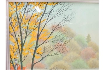 真作　中村宗弘作　日本画　「秋湖」　湖面に映る紅葉が美しい絵画　外箱付き　(R-087209)