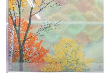 真作　中村宗弘作　日本画　「秋湖」　湖面に映る紅葉が美しい絵画　外箱付き　(R-087209)