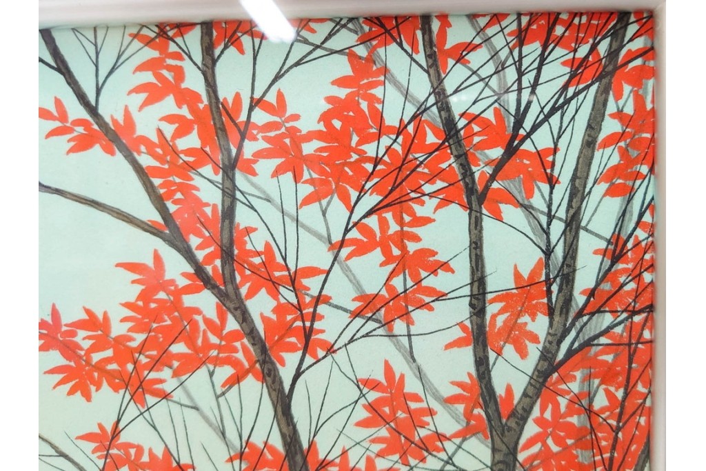 真作　中村宗弘作　日本画　「秋湖」　湖面に映る紅葉が美しい絵画　外箱付き　(R-087209)