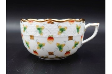 ハンガリー　ヘレンド(HEREND)　 ストロベリーコンポジション　可憐ないちご柄のカップ&ソーサー　(R-087212)