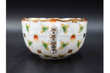 ハンガリー　ヘレンド(HEREND)　 ストロベリーコンポジション　可憐ないちご柄のカップ&ソーサー　(R-087212)