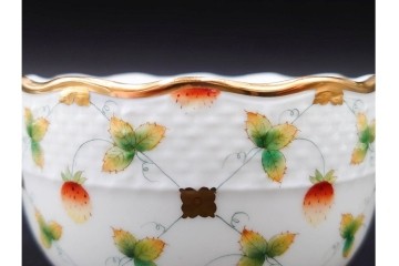 ハンガリー　ヘレンド(HEREND)　 ストロベリーコンポジション　可憐ないちご柄のカップ&ソーサー　(R-087212)