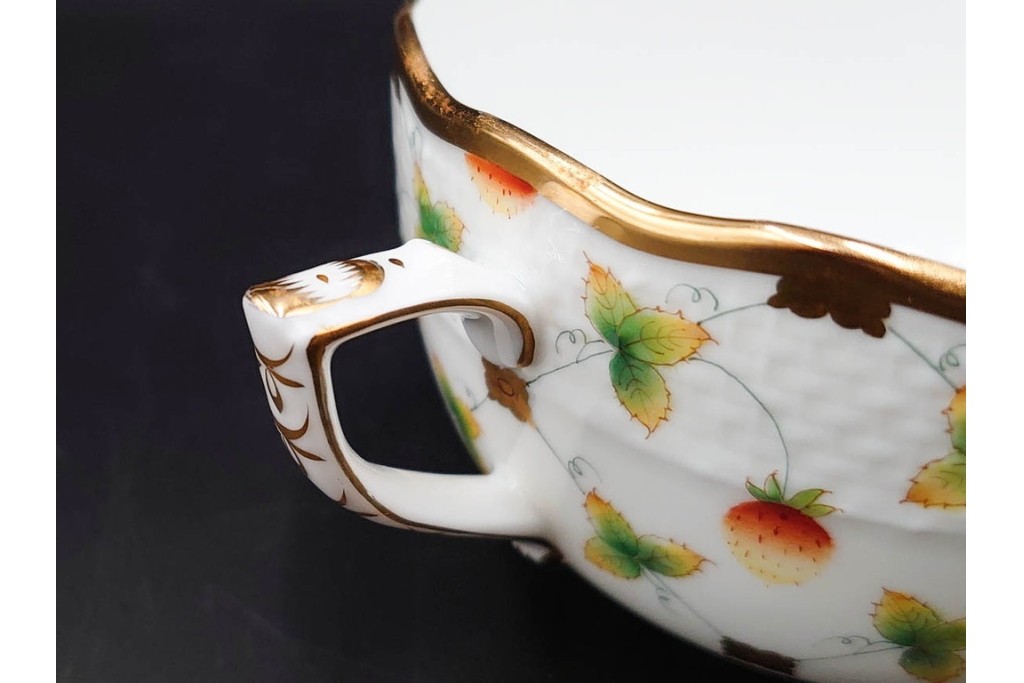 ハンガリー　ヘレンド(HEREND)　 ストロベリーコンポジション　可憐ないちご柄のカップ&ソーサー　(R-087212)