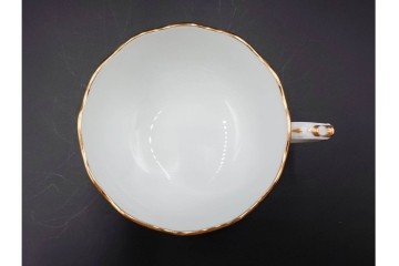 ハンガリー　ヘレンド(HEREND)　 ストロベリーコンポジション　可憐ないちご柄のカップ&ソーサー　(R-087212)