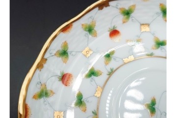 ハンガリー　ヘレンド(HEREND)　 ストロベリーコンポジション　可憐ないちご柄のカップ&ソーサー　(R-087212)