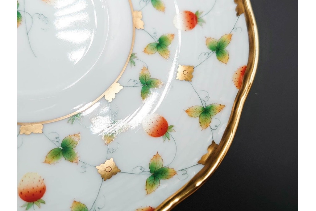 ハンガリー　ヘレンド(HEREND)　 ストロベリーコンポジション　可憐ないちご柄のカップ&ソーサー　(R-087212)