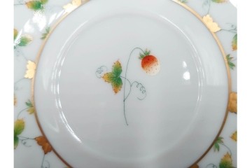 ハンガリー　ヘレンド(HEREND)　 ストロベリーコンポジション　可憐ないちご柄のカップ&ソーサー　(R-087212)