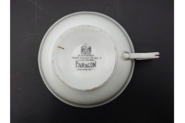 イギリス製　PARAGON(パラゴン)　ピンク　オーキッド(蘭)柄が上品なカップ&ソーサー　(R-087213)