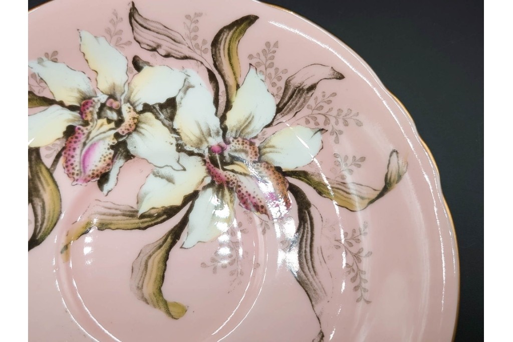 イギリス製　PARAGON(パラゴン)　ピンク　オーキッド(蘭)柄が上品なカップ&ソーサー　(R-087213)