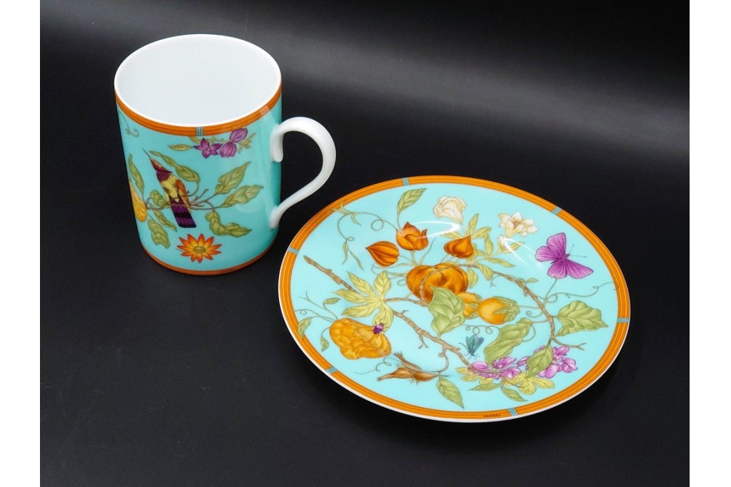 フランス　HERMES(エルメス)　シエスタアイランドシリーズ　彩り豊かな意匠が美しいマグカップ&プレート　(R-087215)