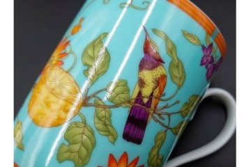 フランス　HERMES(エルメス)　シエスタアイランドシリーズ　彩り豊かな意匠が美しいマグカップ&プレート　(R-087215)