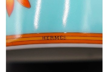 フランス　HERMES(エルメス)　シエスタアイランドシリーズ　彩り豊かな意匠が美しいマグカップ&プレート　(R-087215)
