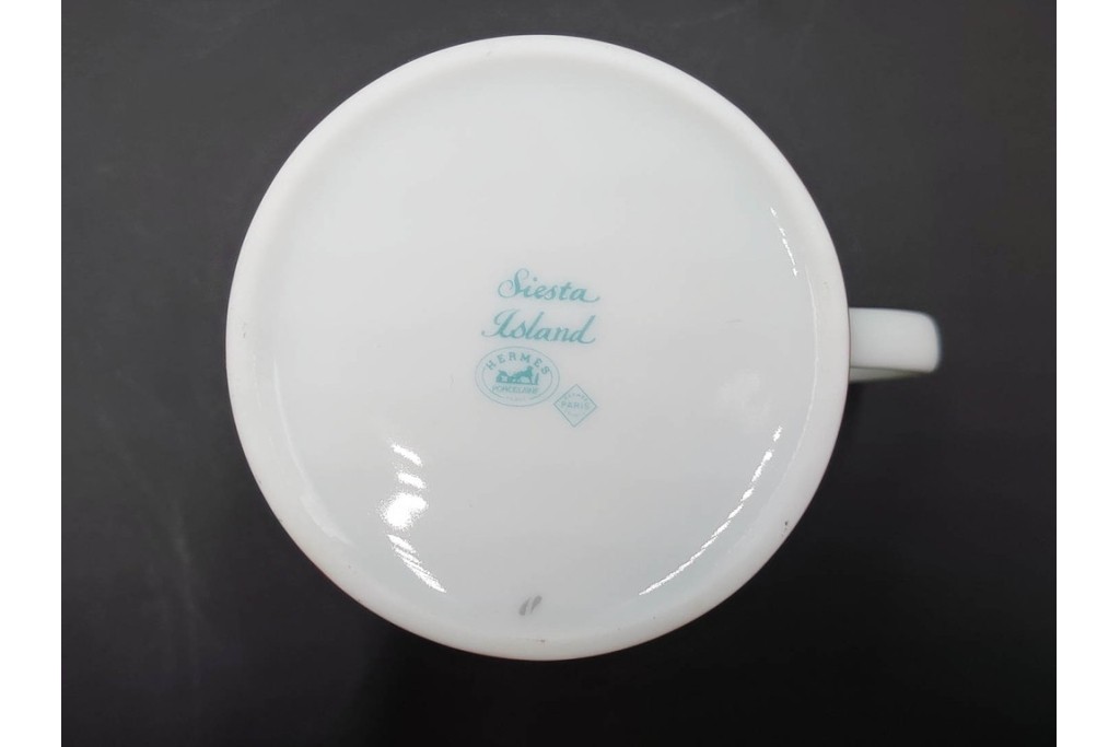 フランス　HERMES(エルメス)　シエスタアイランドシリーズ　彩り豊かな意匠が美しいマグカップ&プレート　(R-087215)