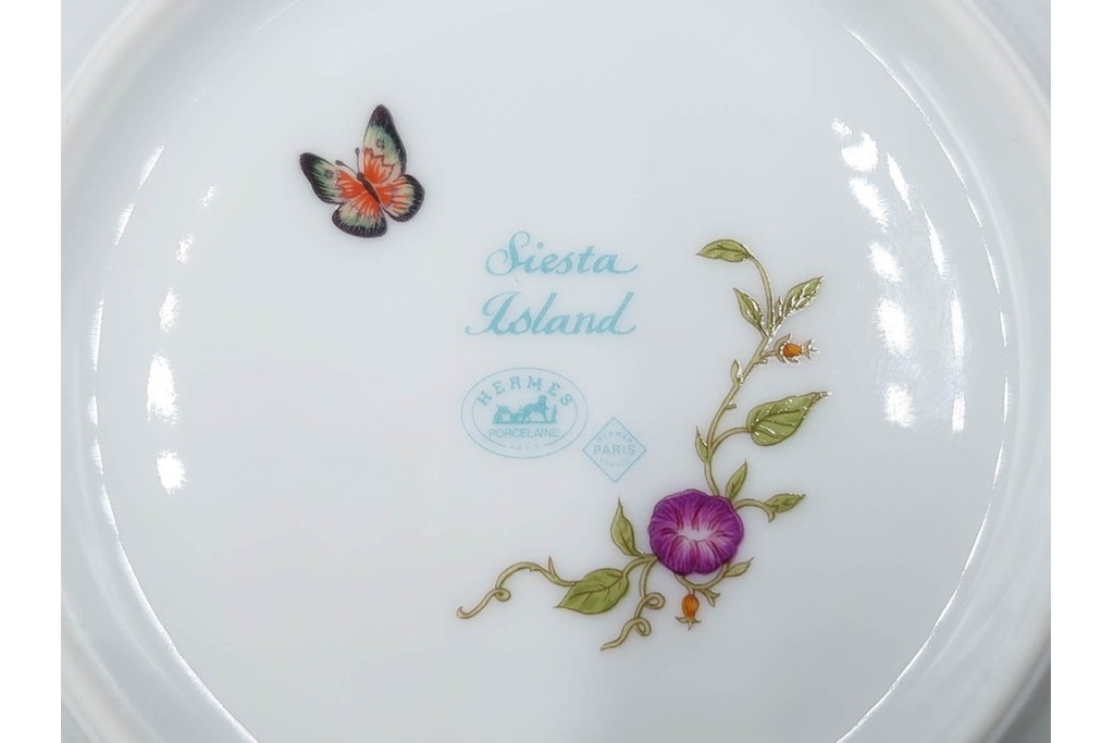 フランス　HERMES(エルメス)　シエスタアイランドシリーズ　彩り豊かな意匠が美しいマグカップ&プレート　(R-087215)