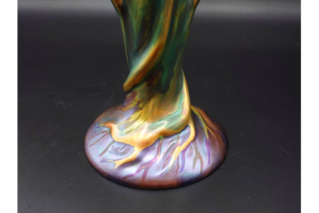 ハンガリー　Zsolnay(ジョルナイ)　エオシン釉?　高さ約28cm　チューリップの意匠が印象的な花瓶　(R-087216)