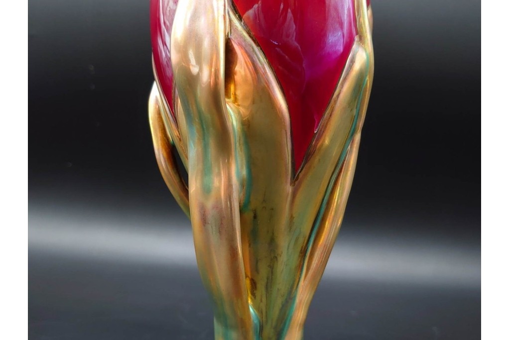 ハンガリー　Zsolnay(ジョルナイ)　エオシン釉?　高さ約28cm　チューリップの意匠が印象的な花瓶　(R-087216)