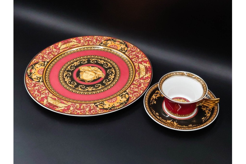 イタリア　VERSACE(ヴェルサーチェ)　Rosenthal(ローゼンタール)　メデューサモチーフのカップ&ソーサー(ロー)・プレートセット　(R-087217)
