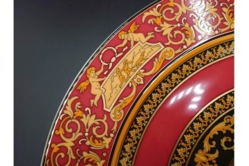 イタリア　VERSACE(ヴェルサーチェ)　Rosenthal(ローゼンタール)　メデューサモチーフのカップ&ソーサー(ロー)・プレートセット　(R-087217)