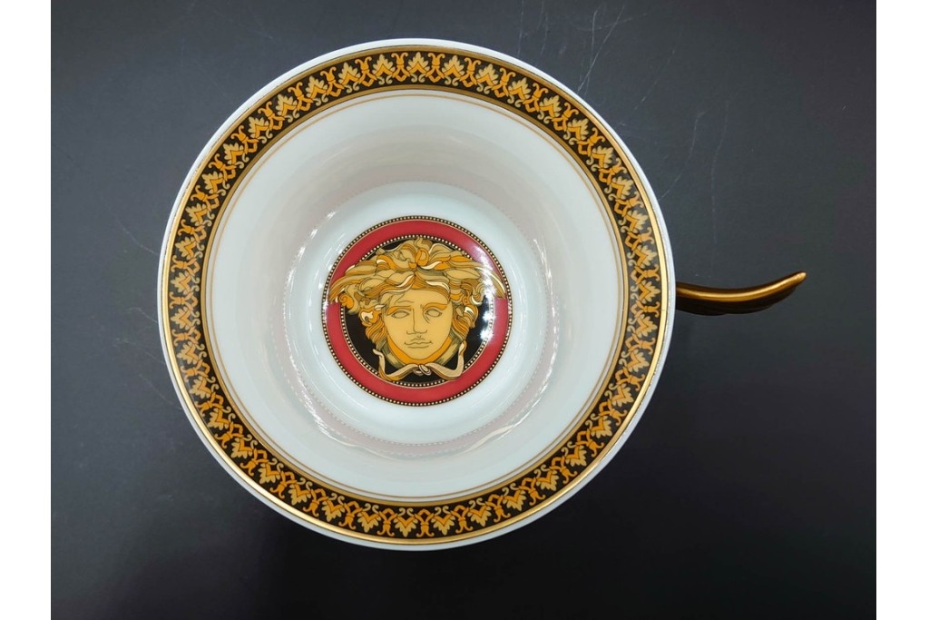 イタリア　VERSACE(ヴェルサーチェ)　Rosenthal(ローゼンタール)　メデューサモチーフのカップ&ソーサー(ロー)・プレートセット　(R-087217)