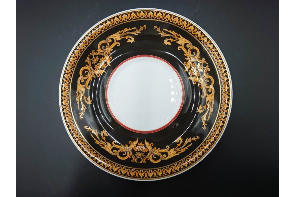 イタリア　VERSACE(ヴェルサーチェ)　Rosenthal(ローゼンタール)　メデューサモチーフのカップ&ソーサー(ロー)・プレートセット　(R-087217)