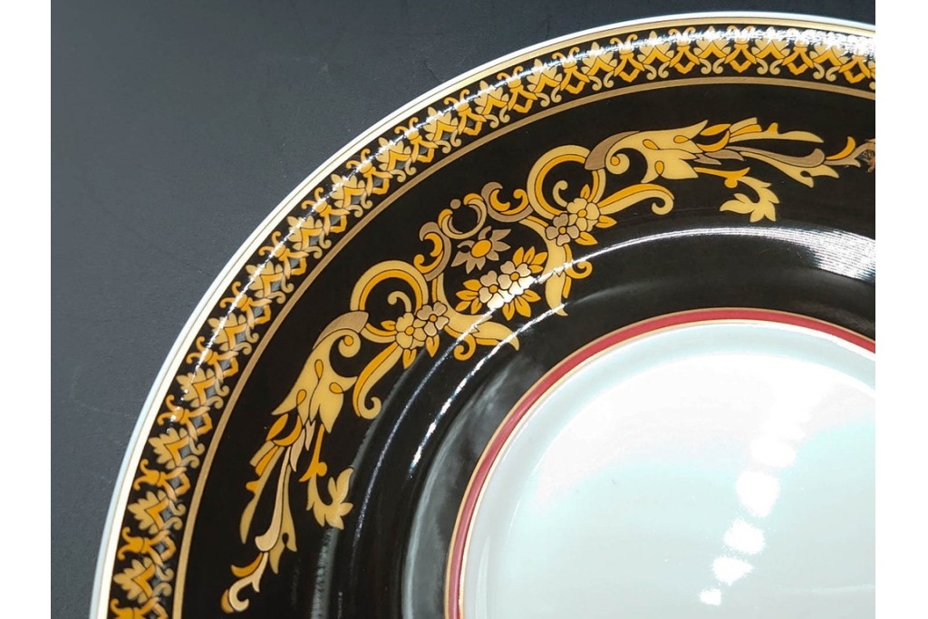イタリア　VERSACE(ヴェルサーチェ)　Rosenthal(ローゼンタール)　メデューサモチーフのカップ&ソーサー(ロー)・プレートセット　(R-087217)