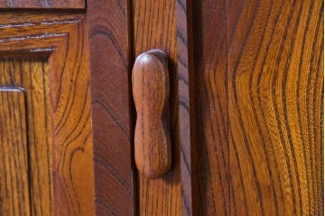 中古　美品　松本伝統指物工芸家具「穂高」　高級感漂う重厚なつくりの茶棚　定価約100万円以上　(R-087225)