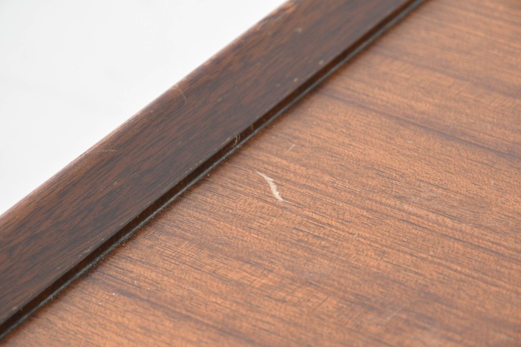 イギリスヴィンテージ　G-PLAN(ジープラン) BBシリーズ　Tola&Black(トーラ&ブラック)　スタイリッシュなミッドセンチュリーデザインのサイドボード　(R-087226)