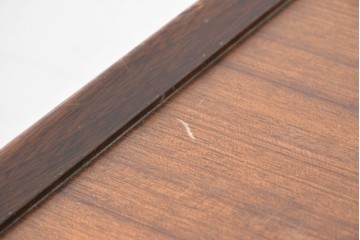 イギリスヴィンテージ　G-PLAN(ジープラン) BBシリーズ　Tola&Black(トーラ&ブラック)　スタイリッシュなミッドセンチュリーデザインのサイドボード　(R-087226)