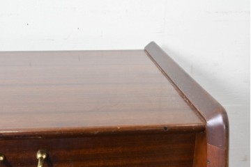 イギリスヴィンテージ　G-PLAN(ジープラン) BBシリーズ　Tola&Black(トーラ&ブラック)　スタイリッシュなミッドセンチュリーデザインのサイドボード　(R-087226)