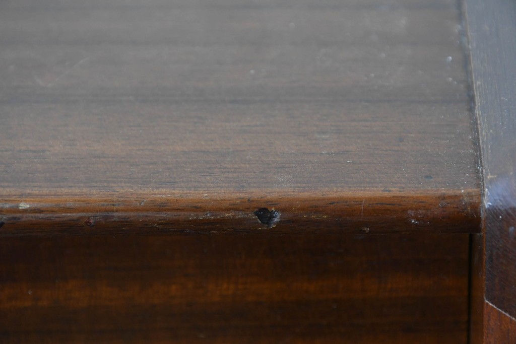 イギリスヴィンテージ　G-PLAN(ジープラン) BBシリーズ　Tola&Black(トーラ&ブラック)　スタイリッシュなミッドセンチュリーデザインのサイドボード　(R-087226)