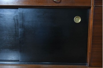 イギリスヴィンテージ　G-PLAN(ジープラン) BBシリーズ　Tola&Black(トーラ&ブラック)　スタイリッシュなミッドセンチュリーデザインのサイドボード　(R-087226)