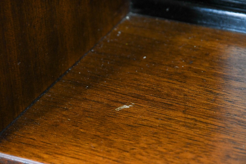 イギリスヴィンテージ　G-PLAN(ジープラン) BBシリーズ　Tola&Black(トーラ&ブラック)　スタイリッシュなミッドセンチュリーデザインのサイドボード　(R-087226)