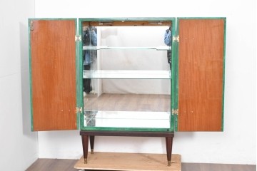 中古　美品　希少!!　アルド・トゥーラ(ALDO TURA)　仔山羊革(ゴートスキン)張りの照明付きミラーバックキャビネット　(R-087227)